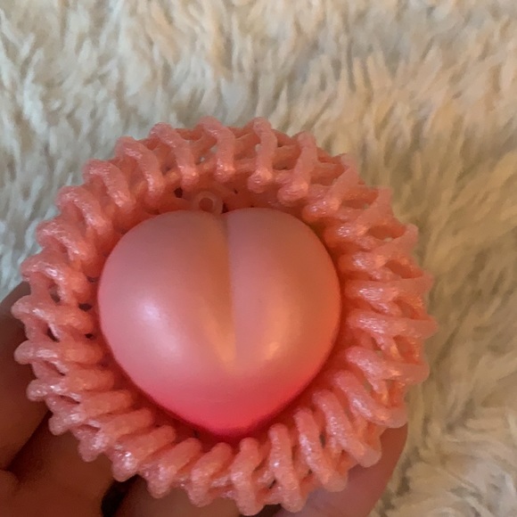 Mini pink ibloom peach squishy - Picture 3 of 3